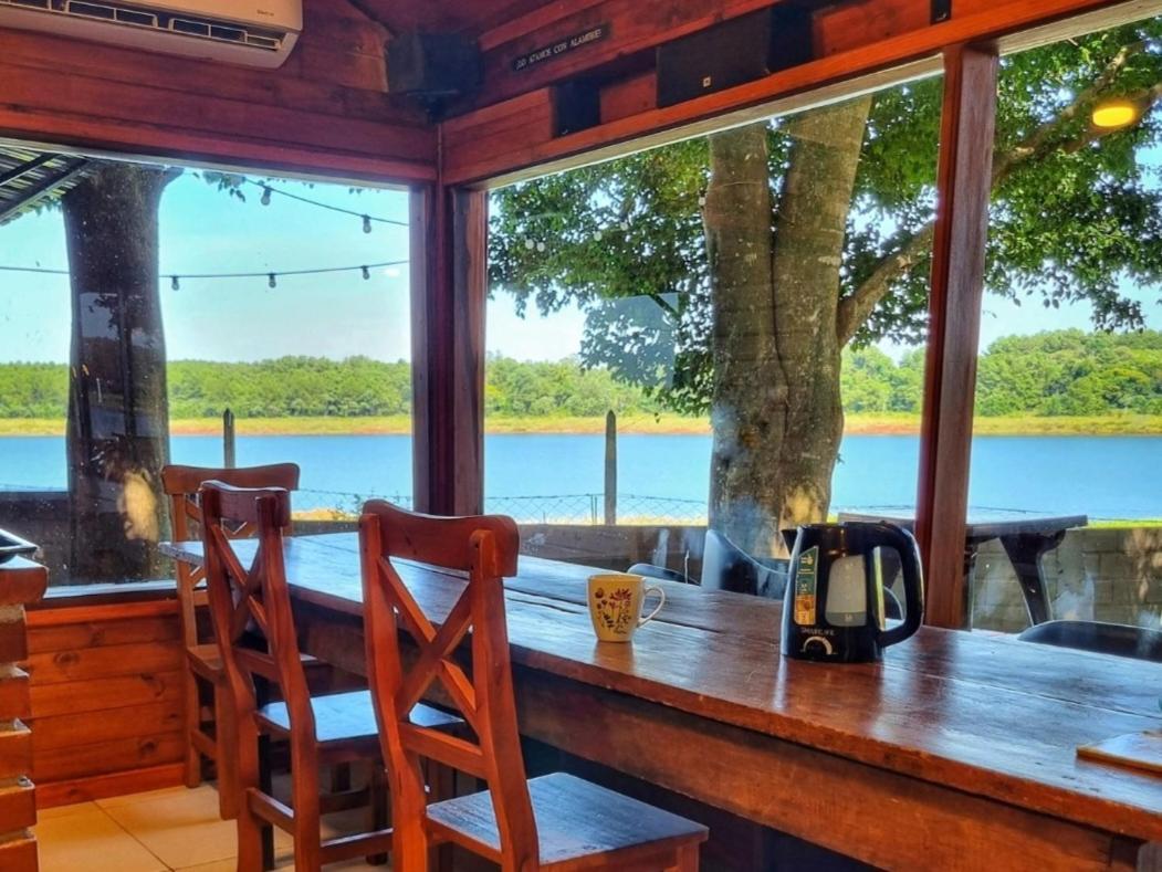 La Casa Del Lago Urugua-I Villa Puerto Iguazú Buitenkant foto